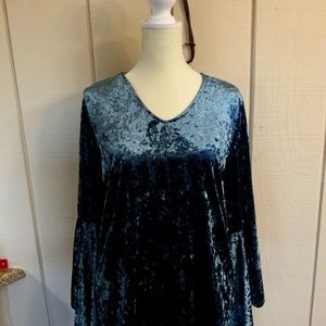 Beautiful ice blue velvet blouse size medium